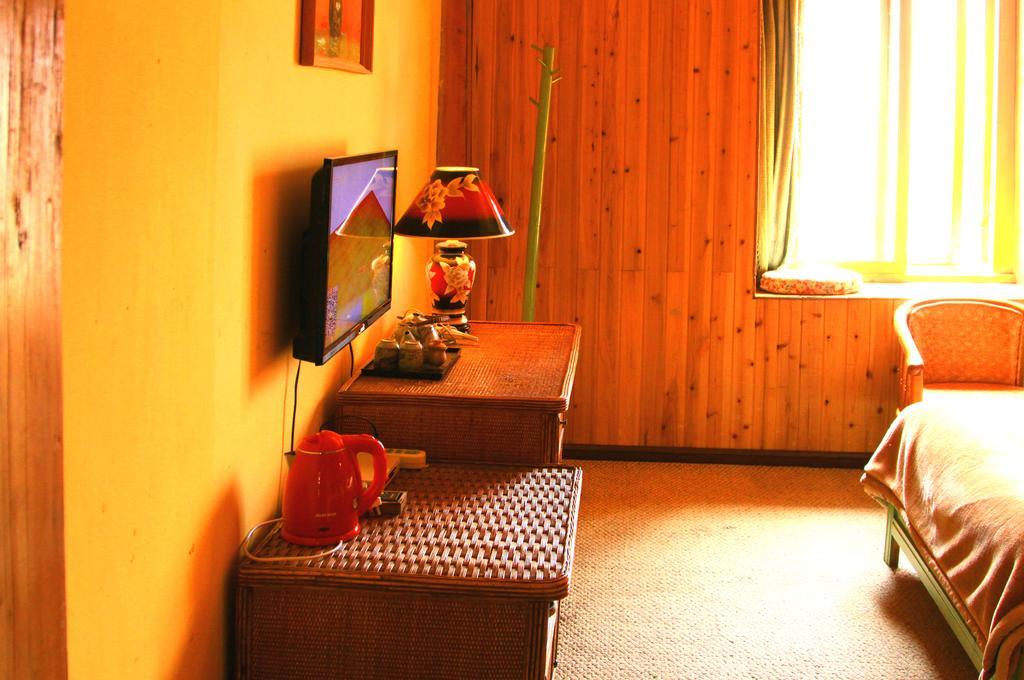 Shangri-La Lao Shay Youth Hostel Ngoại thất bức ảnh